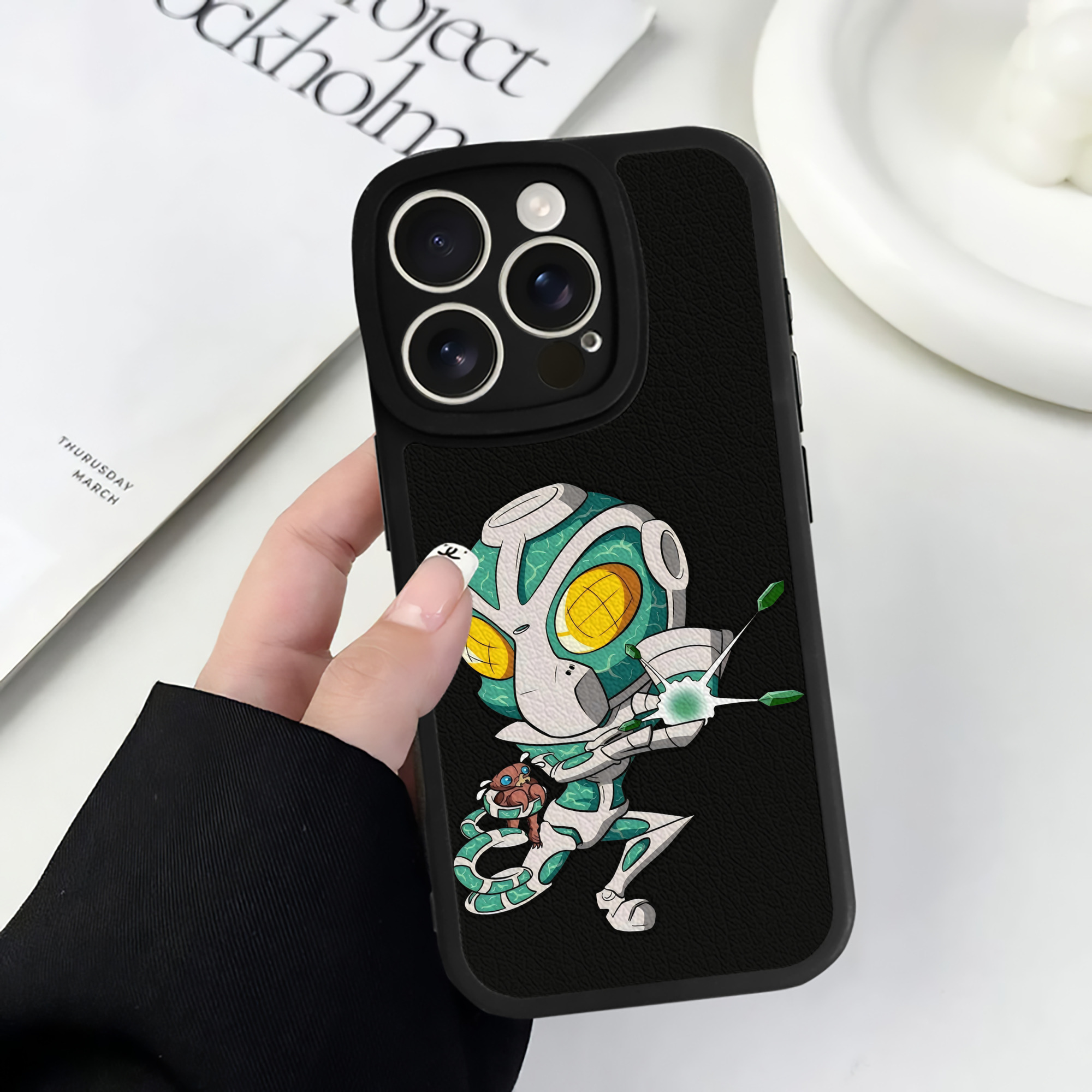 （画像用） ジョジョの奇妙な冒険 花京院 典明（かきょういん のりあき） JoJo's Bizarre Adventure Kakyoin Noriaki 【iPhone 16シリーズ対応】シリコンスマホケース（レザー調） 材質：シリコン